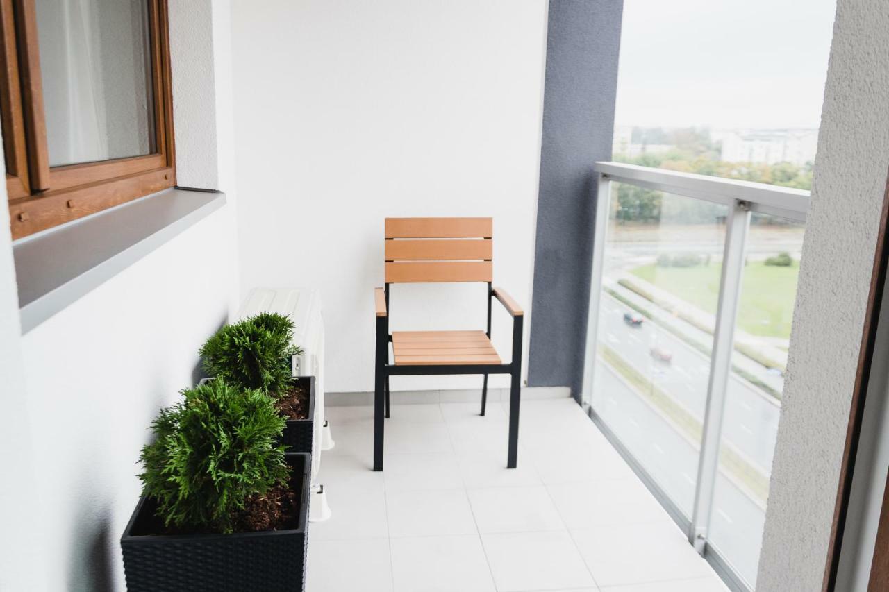 Luxlux Apartments Metro Slodowiec Warsaw Exterior photo